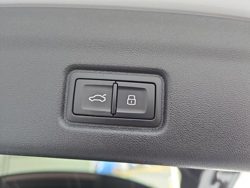 Used 2025 Audi Q6 e-tron Premium Plus w/ Premium Plus image 13