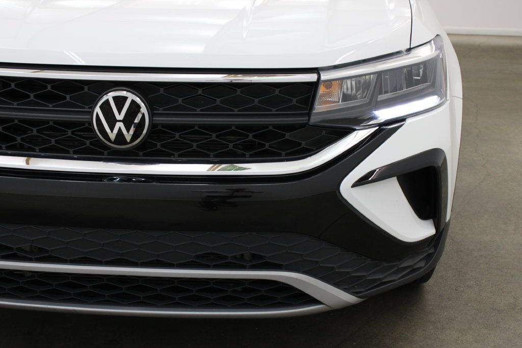 Used 2023 Volkswagen Taos S FWD image 8