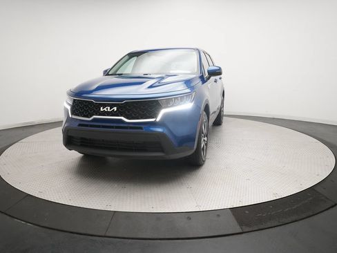 Used 2022 Kia Sorento LX AWD/4WD image 11