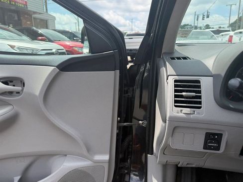 Used 2009 Toyota Corolla FWD image 11