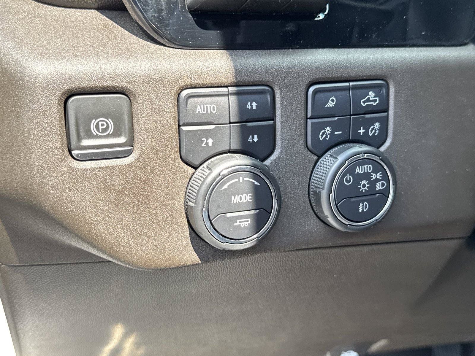 Used 2023 Chevrolet Silverado 1500 LTZ w/ Technology Package AWD/4WD image 20