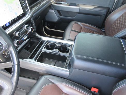 Used 2024 Ford F250 Lariat w/ Lariat Ultimate Package AWD/4WD image 17
