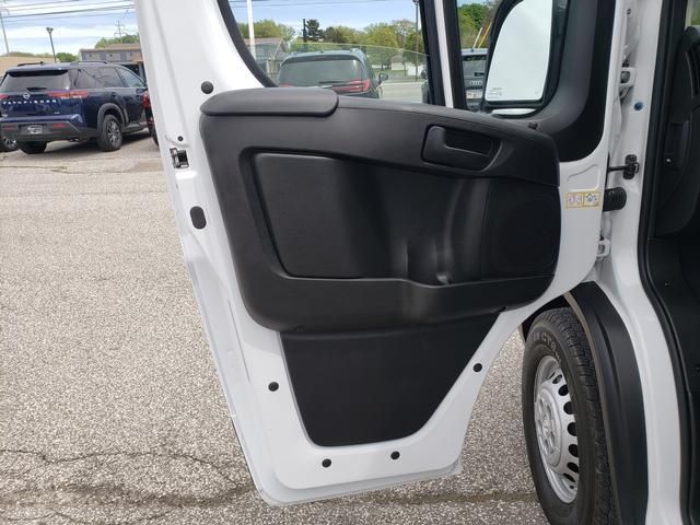 Used 2025 RAM ProMaster 1500 w/ Convenience Group FWD image 13