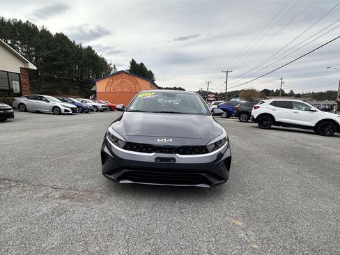 Used 2024 Kia Forte LXS image 3