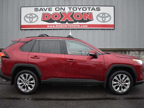 Certified 2025 Toyota RAV4 XLE Premium image 8