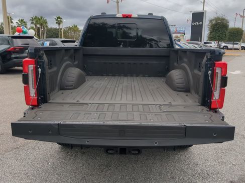 Used 2024 Ford F250 Platinum image 11