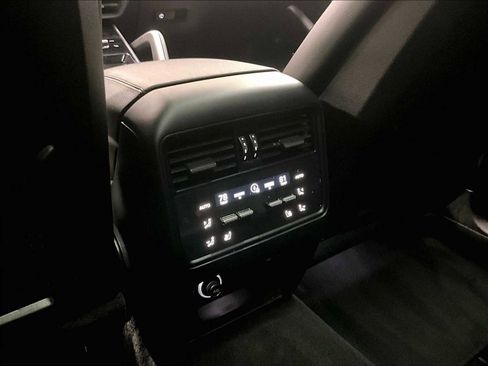 Used 2024 Porsche Cayenne image 26