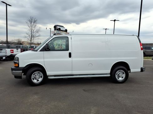 Used 2024 Chevrolet Express 2500 2500 w/ Driver Convenience Package image 6