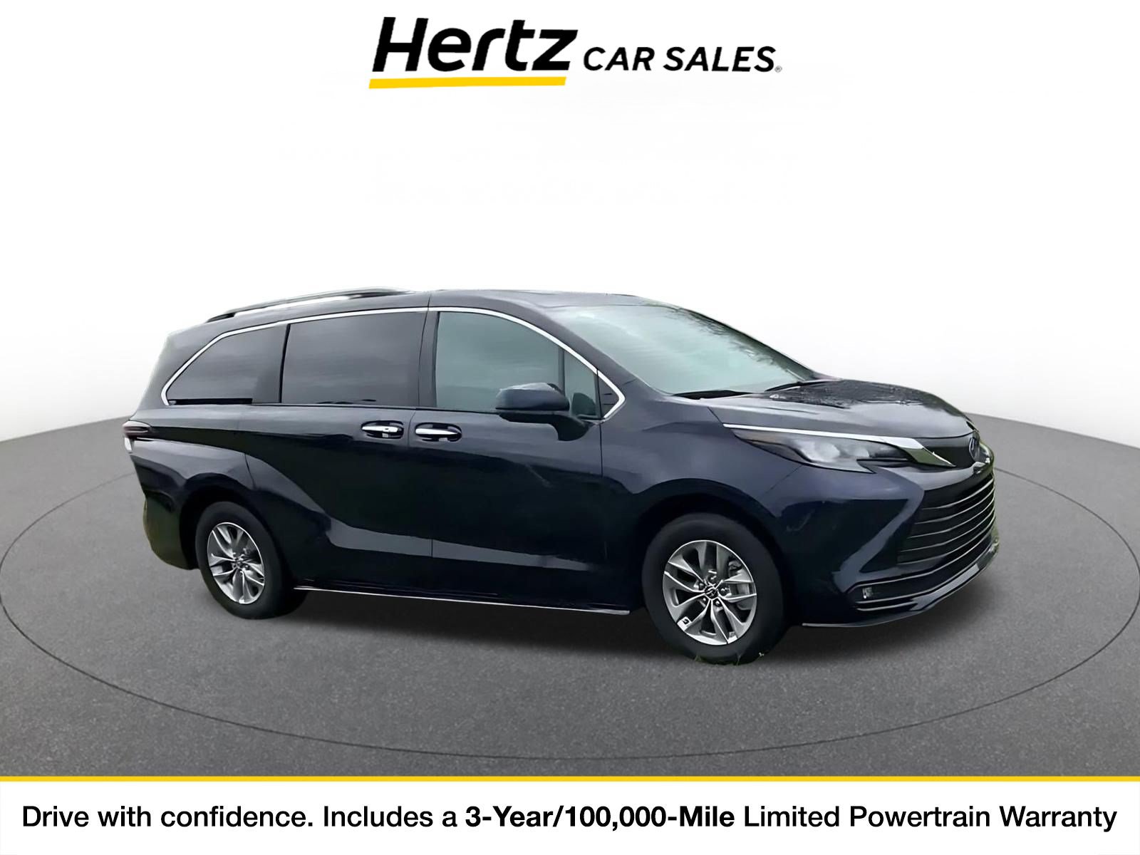 Used 2025 Toyota Sienna XLE FWD image 1