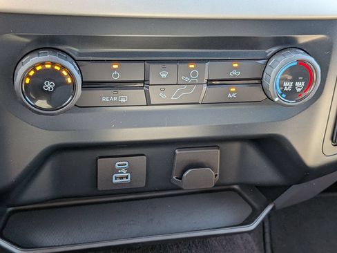 Used 2023 Ford F150 XLT AWD/4WD image 24
