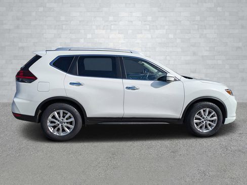 Used 2019 Nissan Rogue SV image 4