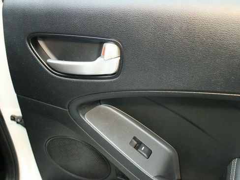 Used 2018 Kia Forte LX w/ LX Popular Package image 12