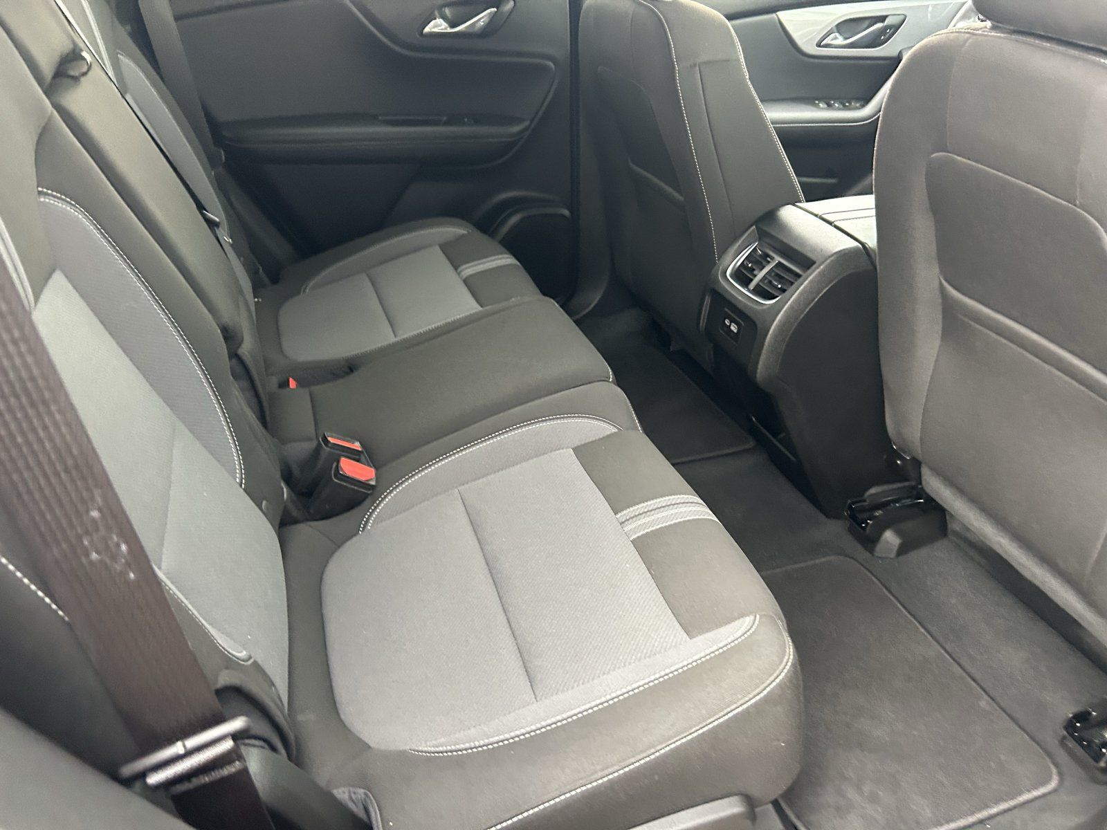 Certified 2025 Chevrolet Blazer LT FWD image 14