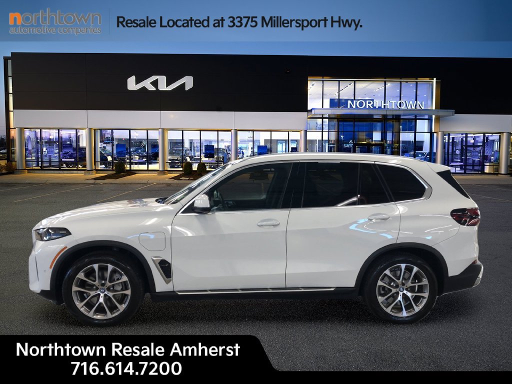 Used 2024 BMW X5 xDrive50e AWD/4WD image 2