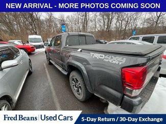 Used 2016 Toyota Tacoma TRD Sport w/ Towing Package video 3