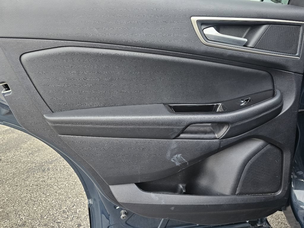 Used 2019 Ford Edge SEL w/ Equipment Group 201A AWD/4WD image 36