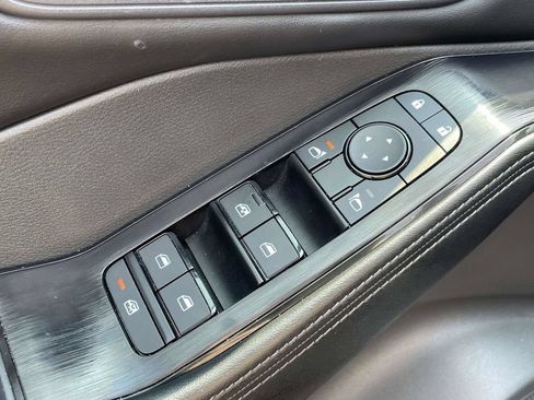 Used 2025 Nissan Rogue SV AWD/4WD image 15