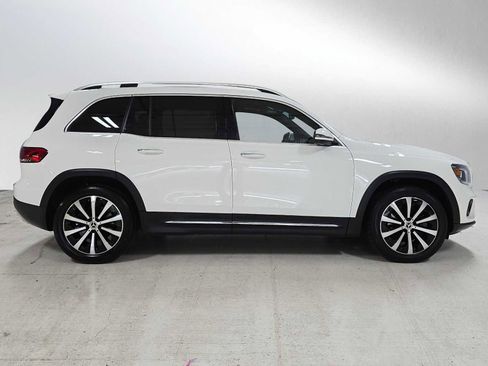 Certified 2022 Mercedes-Benz GLB 250 4MATIC image 2