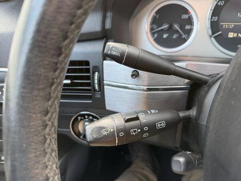 Used 2010 Mercedes-Benz GLK 350 4MATIC image 26