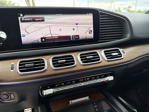 Certified 2025 Mercedes-Benz GLS 450 4MATIC image 22