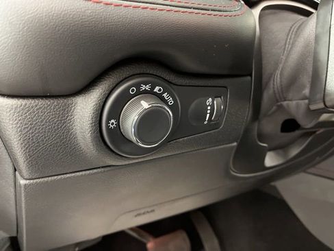 Used 2024 Dodge Durango GT image 31