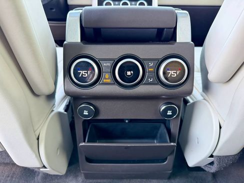 Used 2019 Land Rover Discovery HSE AWD/4WD image 38