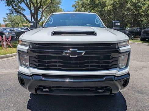 Used 2025 Chevrolet Silverado 2500 Custom w/ Custom Value Package AWD/4WD image 9