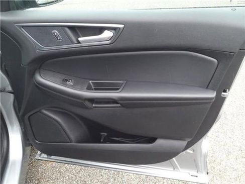 Used 2024 Ford Edge SE image 17