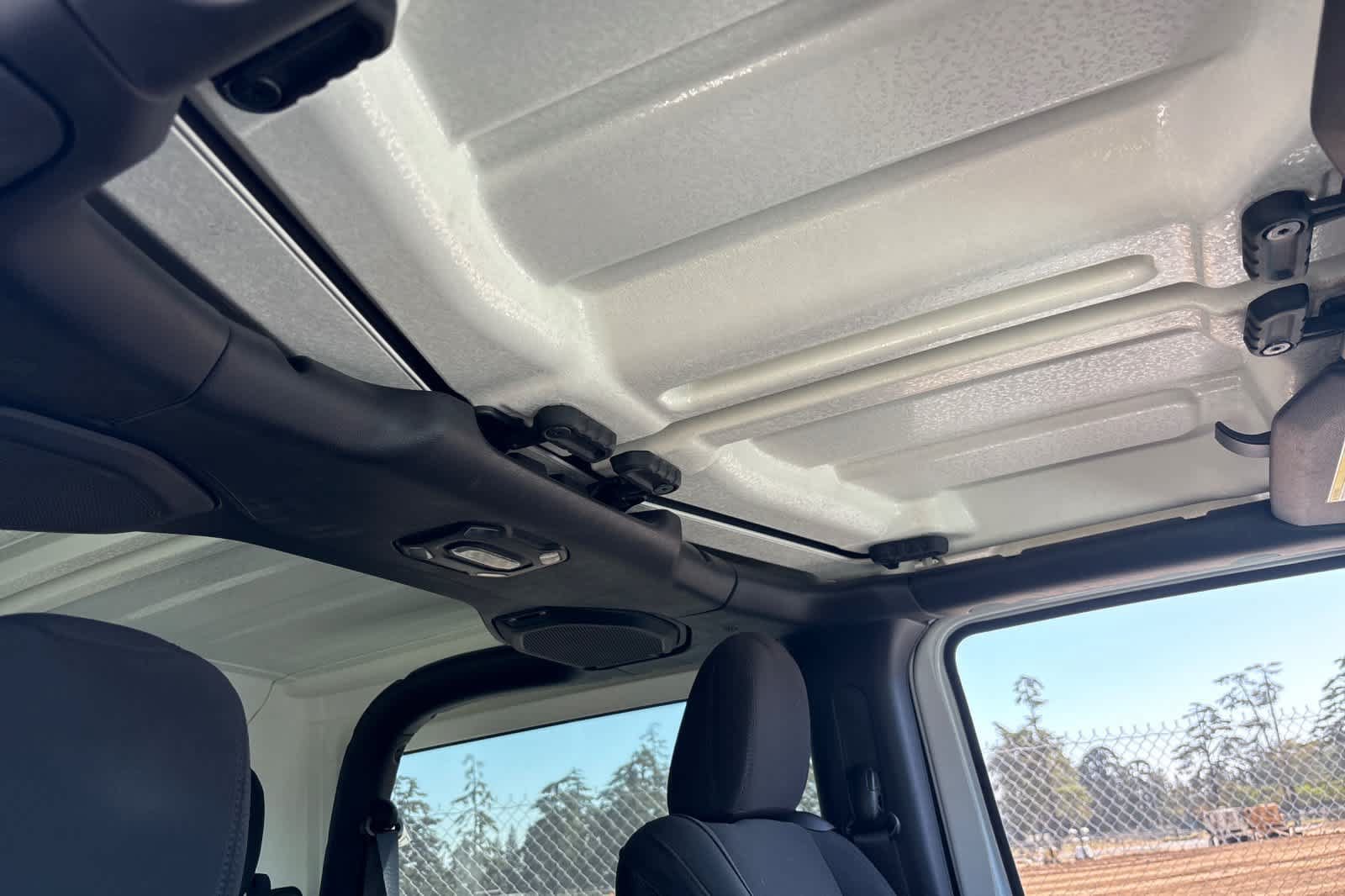 Used 2023 Jeep Wrangler Sport AWD/4WD image 19
