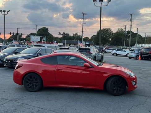 Used 2014 Hyundai Genesis 2.0T image 9