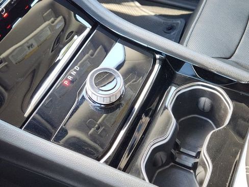 Certified 2022 Jeep Grand Cherokee L Limited w/ Luxury Tech Group II image 21