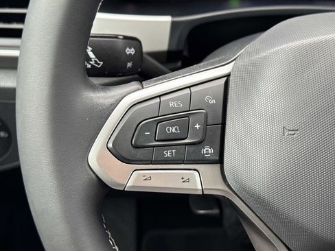 Certified 2022 Volkswagen Atlas Cross Sport SE image 11