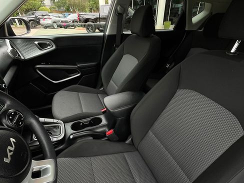 Used 2024 Kia Soul LX w/ Option Group 015 FWD image 20