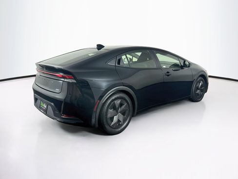 Used 2025 Toyota Prius LE FWD image 9