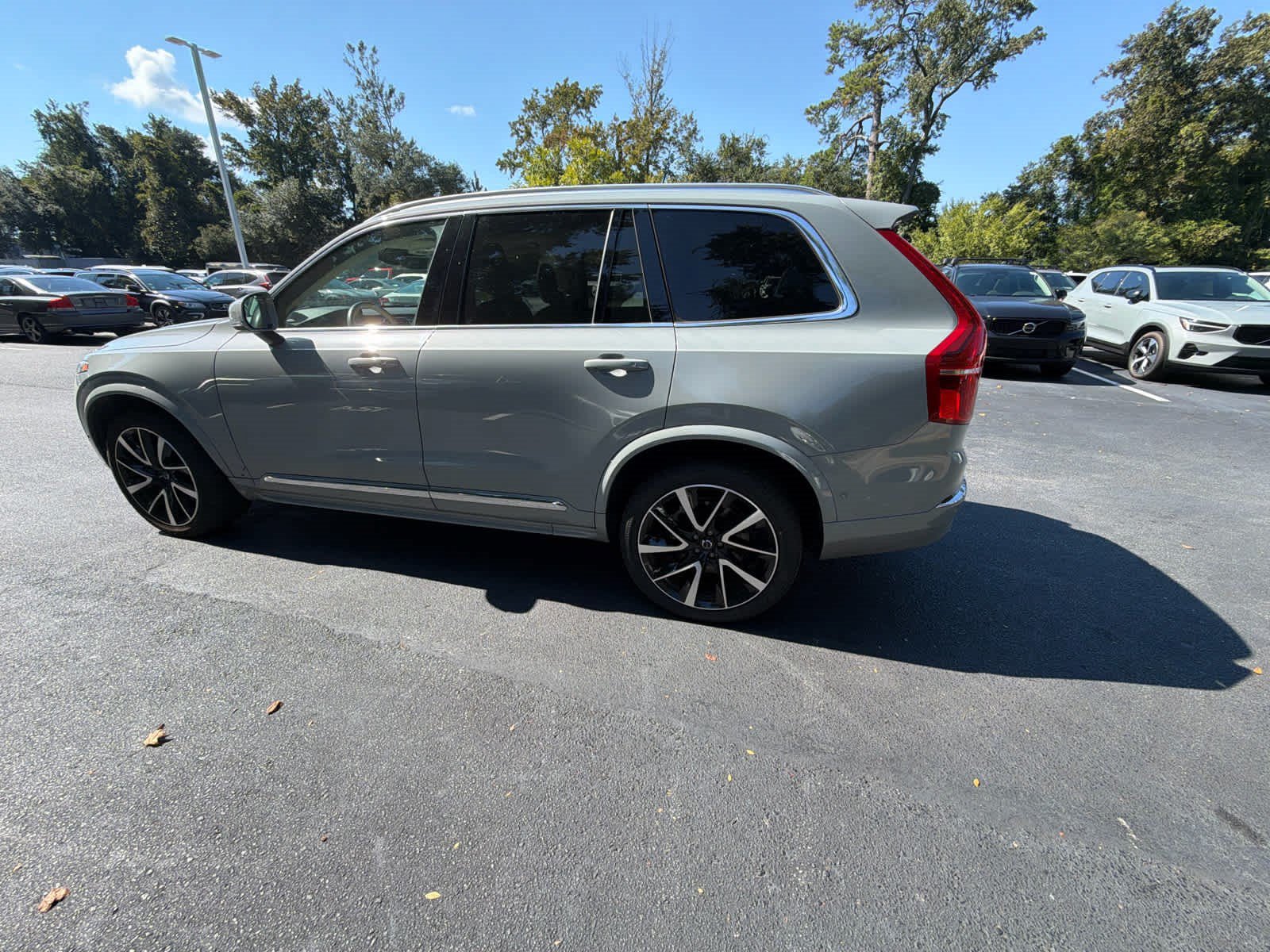 Used 2024 Volvo XC90 B5 Plus w/ Protection Package AWD/4WD image 12