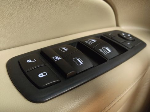 Used 2017 Jeep Grand Cherokee Limited image 27