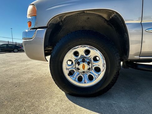 Used 2004 GMC Sierra 1500 SLE w/ Safe And Sound Package image 12