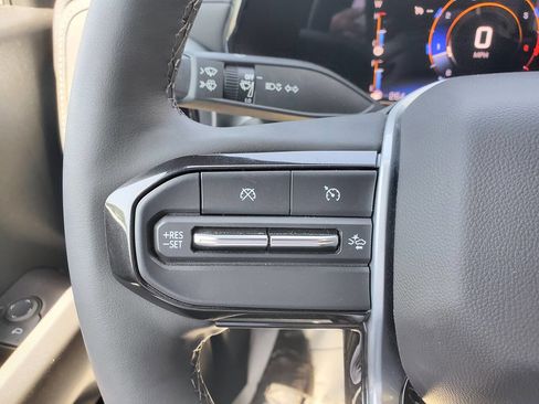 New 2024 Chevrolet Colorado LT w/ LT Convenience Package III image 27