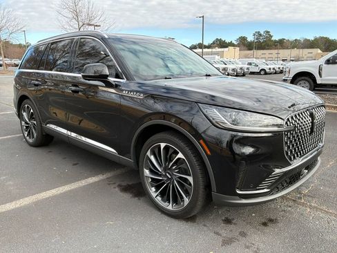Used 2025 Lincoln Aviator Reserve w/ Illumination Package image 1