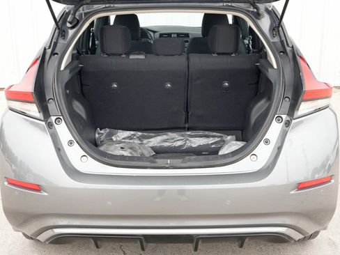 Used 2025 Nissan Leaf S image 8