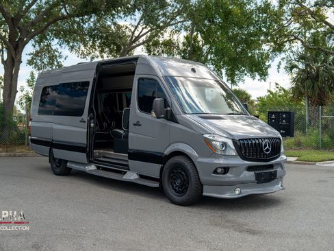 Used 2017 Mercedes-Benz Sprinter 2500 image 3