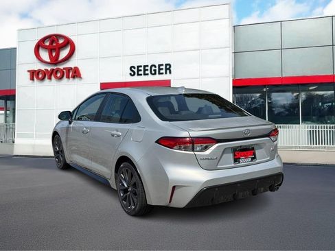 Used 2025 Toyota Corolla SE FWD image 9