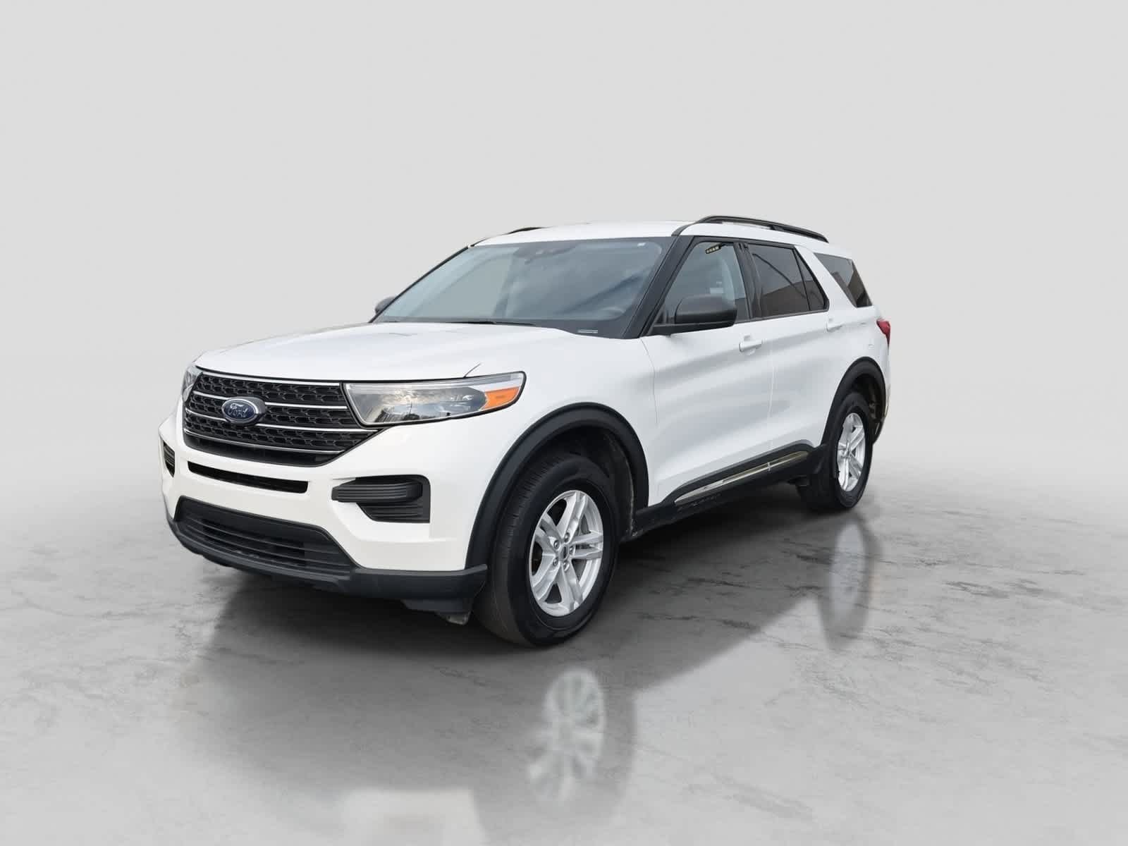 Used 2023 Ford Explorer XLT AWD/4WD image 4