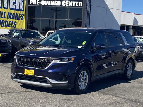 Used 2024 Kia Carnival LX image 7