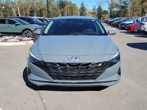 Used 2023 Hyundai Elantra SEL image 5