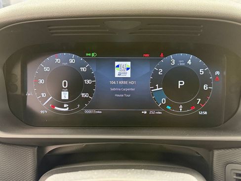 New 2026 Land Rover Discovery Dynamic SE AWD/4WD image 18
