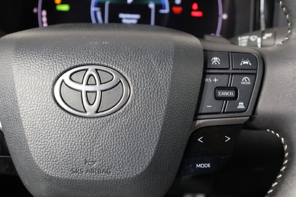 Used 2026 Toyota Camry SE FWD image 10