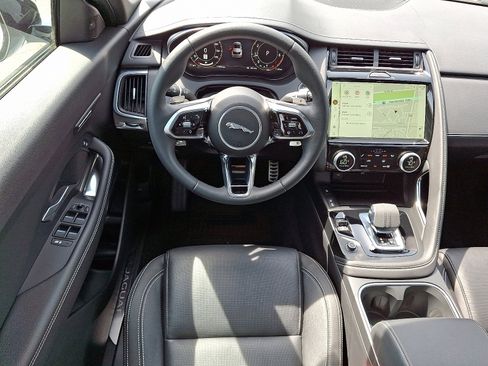 Certified 2024 Jaguar E-PACE R-Dynamic SE image 4