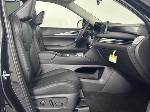 Certified 2025 INFINITI QX60 Luxe image 32