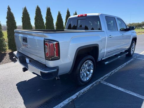 Used 2018 GMC Sierra 1500 SLT image 2